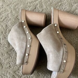 Vince Camuto - Women's Tan Platform Sandals